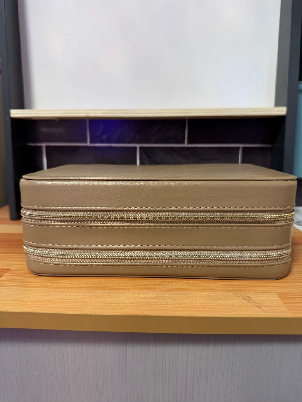 Source Unknown Tan Jewelry Organizer Case
